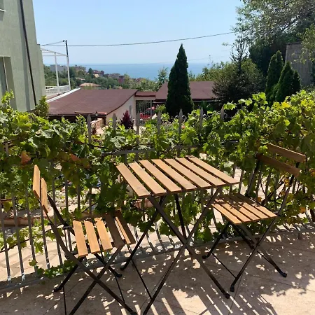 Sunray Guest House, Private & With Lovely Sea View Πανσιόν