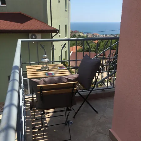 Sunray Guest House, Private & With Lovely Sea View Βάρνα