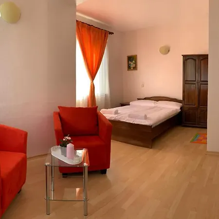Sunray Guest House, Private & With Lovely Sea View Gæstehus