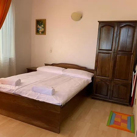 Sunray Guest House, Private & With Lovely Sea View Βάρνα