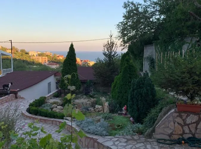 Sunray Guest House, Private & With Lovely Sea View Pensiune Varna