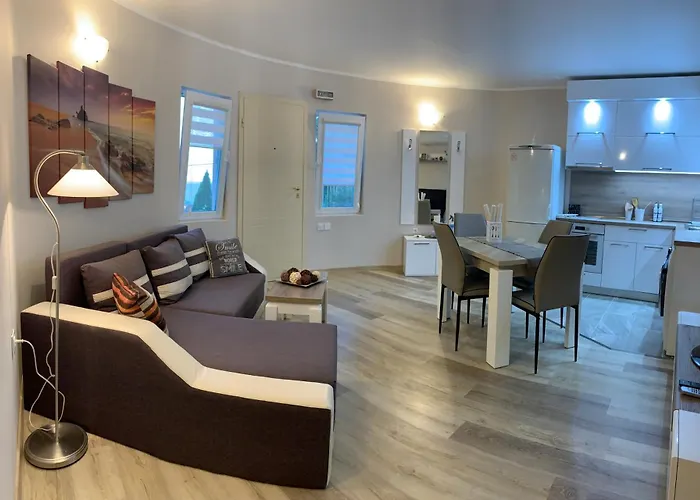 Pensiune Sunray Guest House, Private & With Lovely Sea View