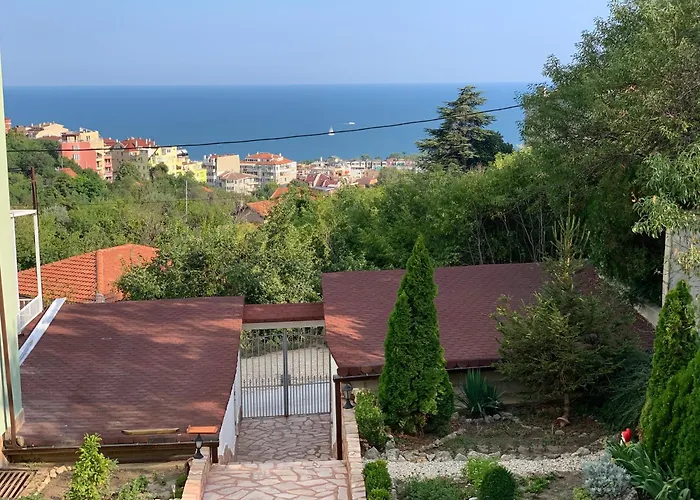 Sunray Guest House, Private & With Lovely Sea View