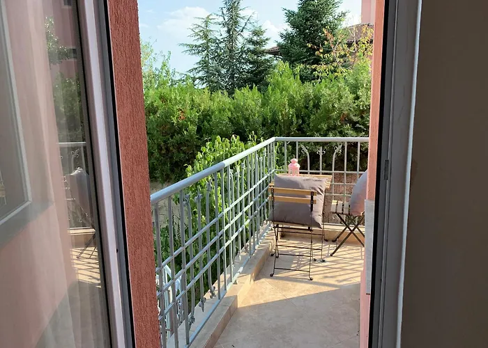 Sunray Guest House, Private & With Lovely Sea View Pensiune