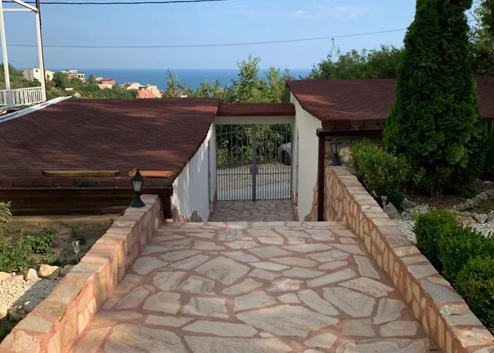 Sunray Guest House, Private & With Lovely Sea View 3*