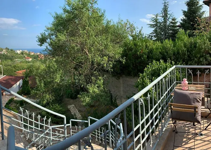 Sunray Guest House, Private & With Lovely Sea View Pensiune