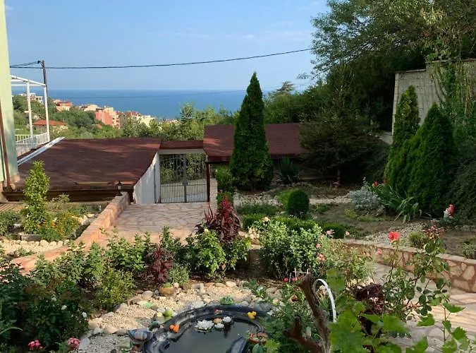 Sunray Guest House, Private & With Lovely Sea View Pensiune