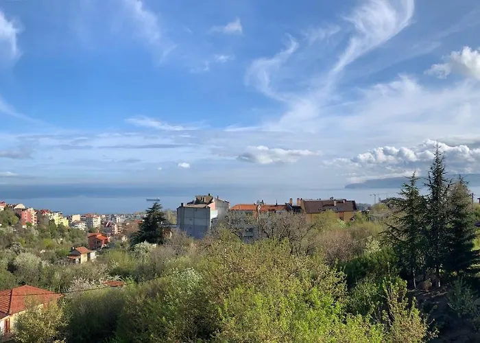 Sunray Guest House, Private & With Lovely Sea View Pensiune Varna