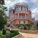 Guest house Sunray Guest House, Private & With Lovely Sea View 3*