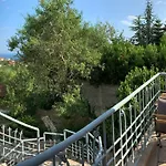 Sunray Guest House, Private & With Lovely Sea View Guest house