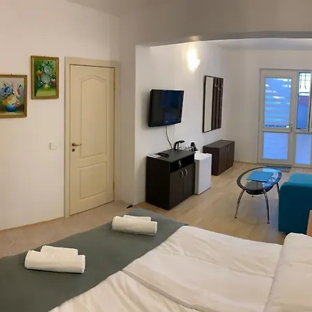 Sunray Guest House, Private & With Lovely Sea View 게스트하우스 3*