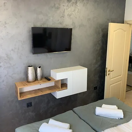Sunray Guest House, Private & With Lovely Sea View 게스트하우스