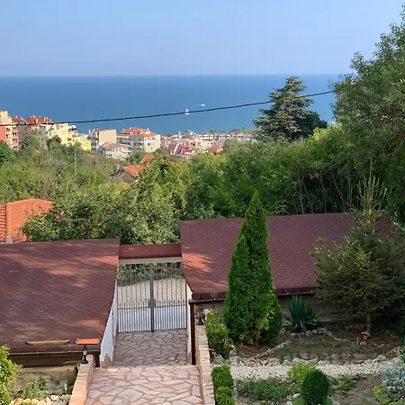 Sunray Guest House, Private & With Lovely Sea View