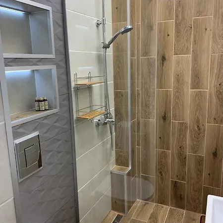 Sunray Guest House, Private & With Lovely Sea View 게스트하우스 3*