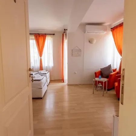 Sunray Guest House, Private & With Lovely Sea View 3* Warna