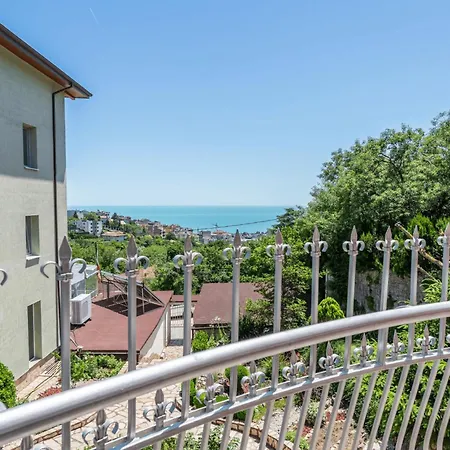 Guest house Sunray Guest House, Private & With Lovely Sea View 3*