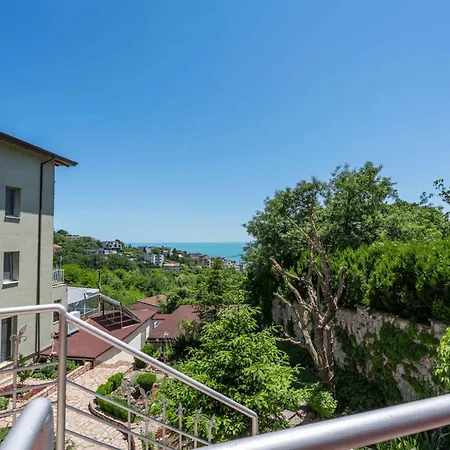 Konukevi Sunray Guest House, Private & With Lovely Sea View Varna