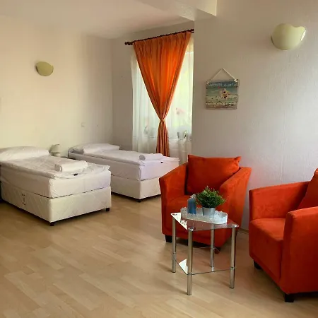 Sunray Guest House, Private & With Lovely Sea View 게스트하우스 3*