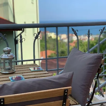 게스트하우스 Sunray Guest House, Private & With Lovely Sea View 바르나