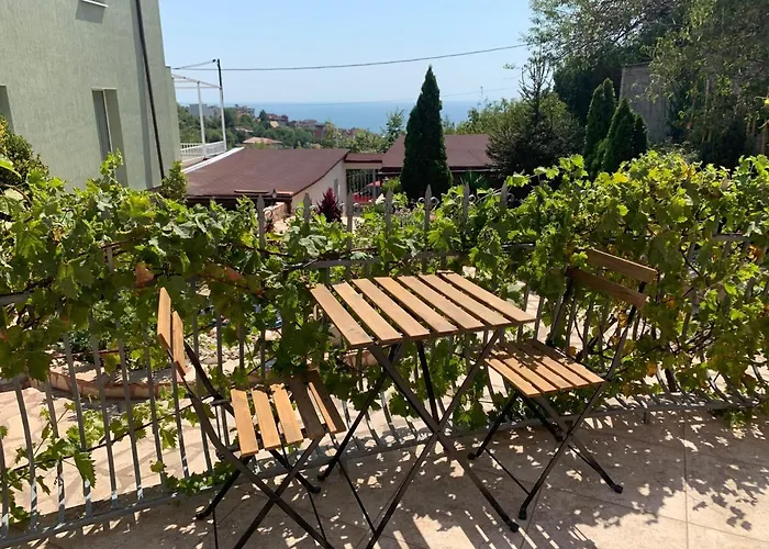 Sunray Guest House, Private & With Lovely Sea View Affittacamere