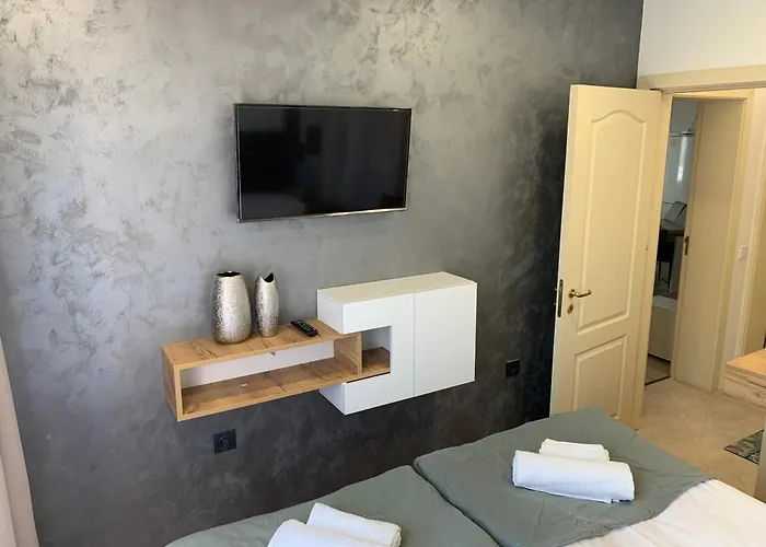 Sunray Guest House, Private & With Lovely Sea View Affittacamere