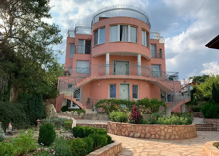 Sunray Guest House, Private & With Lovely Sea View