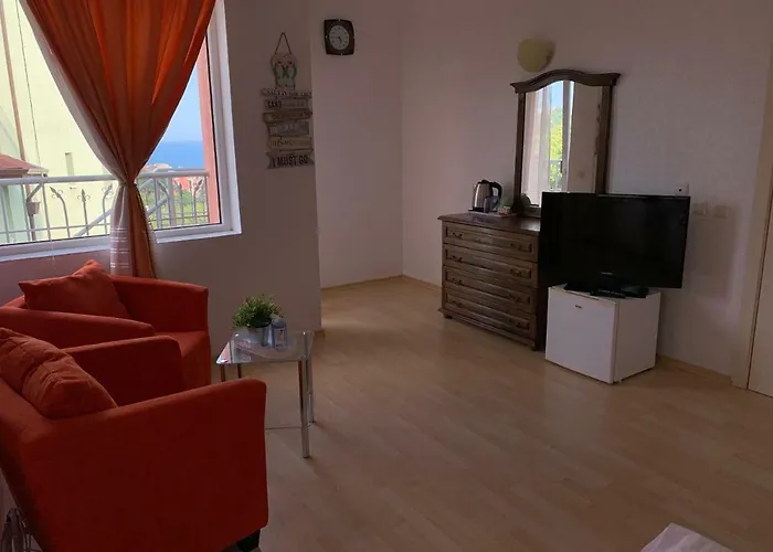 Sunray Guest House, Private & With Lovely Sea View Affittacamere Varna